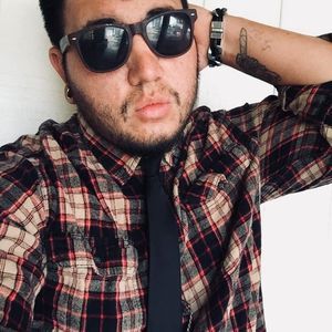 Meet your Posher, Max